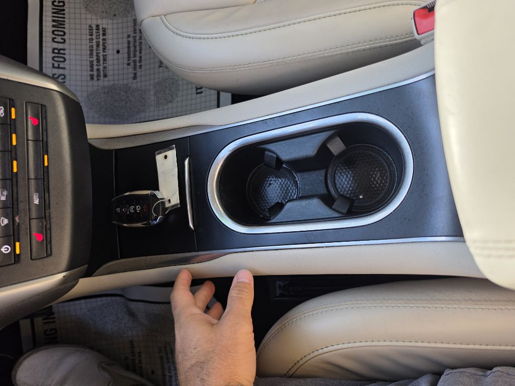 Photo 33 of this LINCOLN MKC