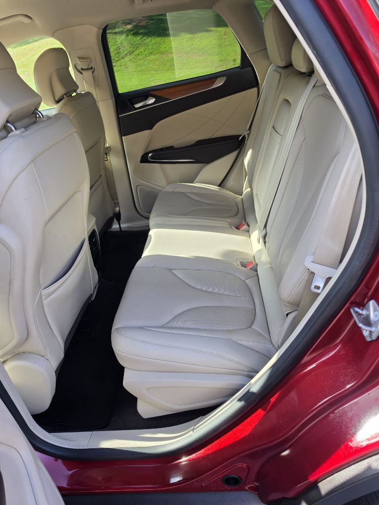 Photo 42 of this LINCOLN MKC