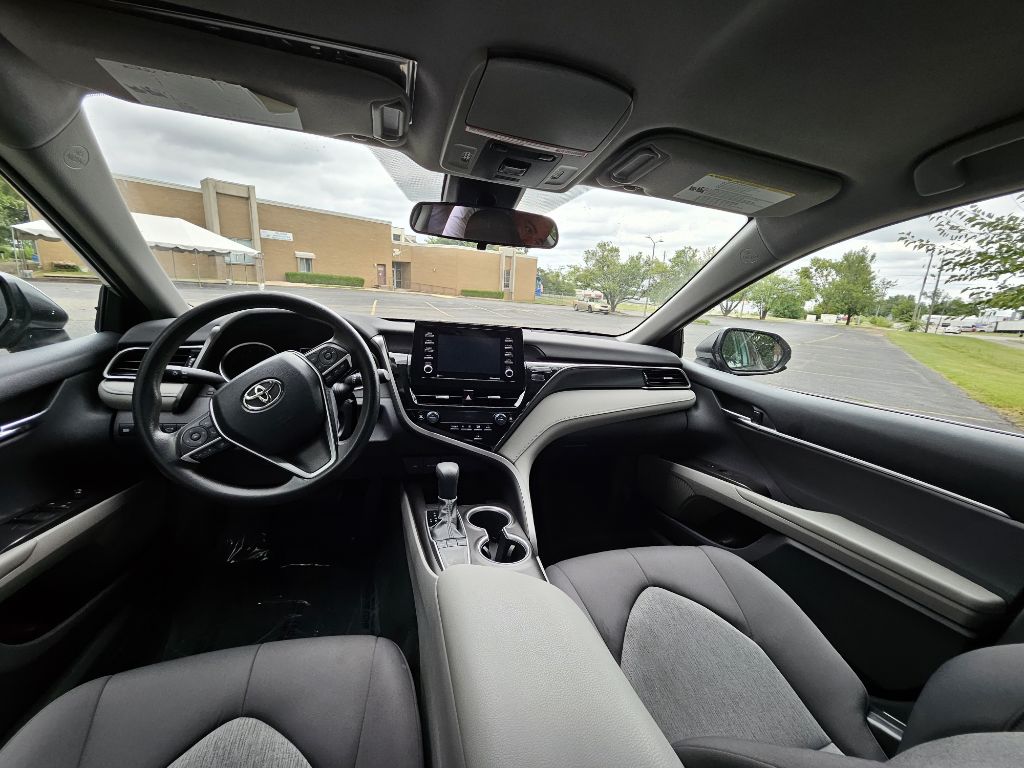 Photo 10 of this TOYOTA CAMRY