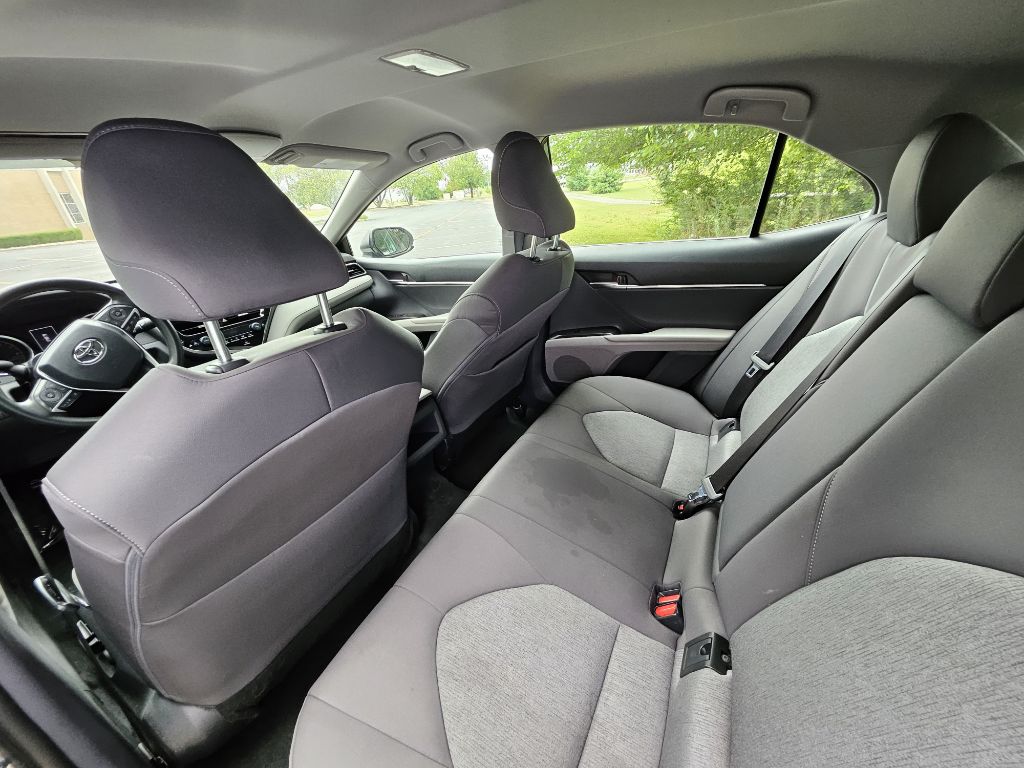 Photo 11 of this TOYOTA CAMRY