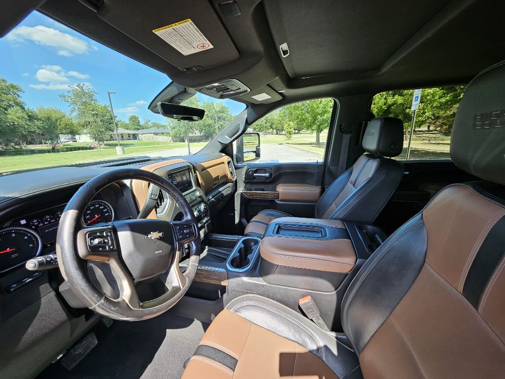 Photo 9 of this CHEVROLET SILVERADO 2500
