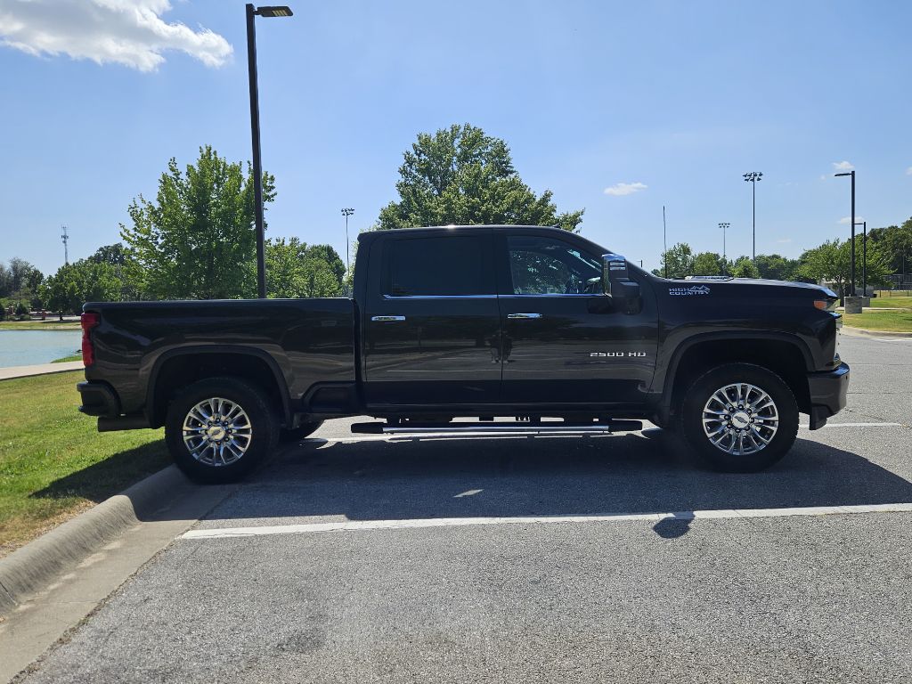 Photo 4 of this CHEVROLET SILVERADO 2500