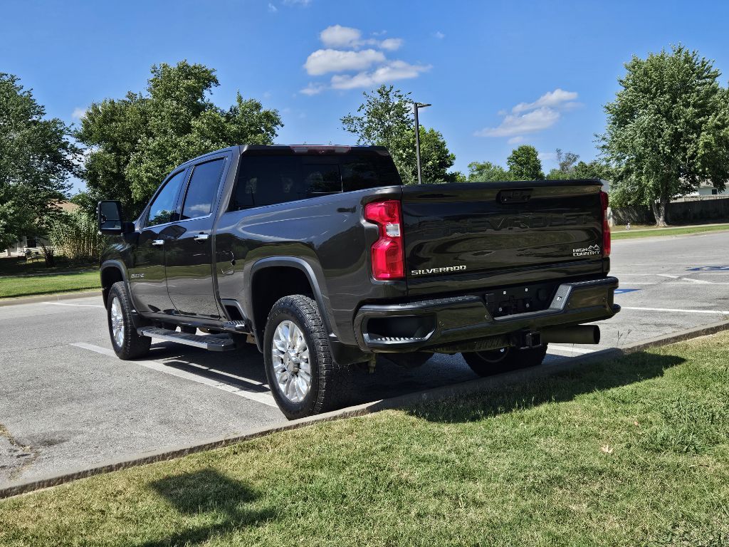 Photo 8 of this CHEVROLET SILVERADO 2500