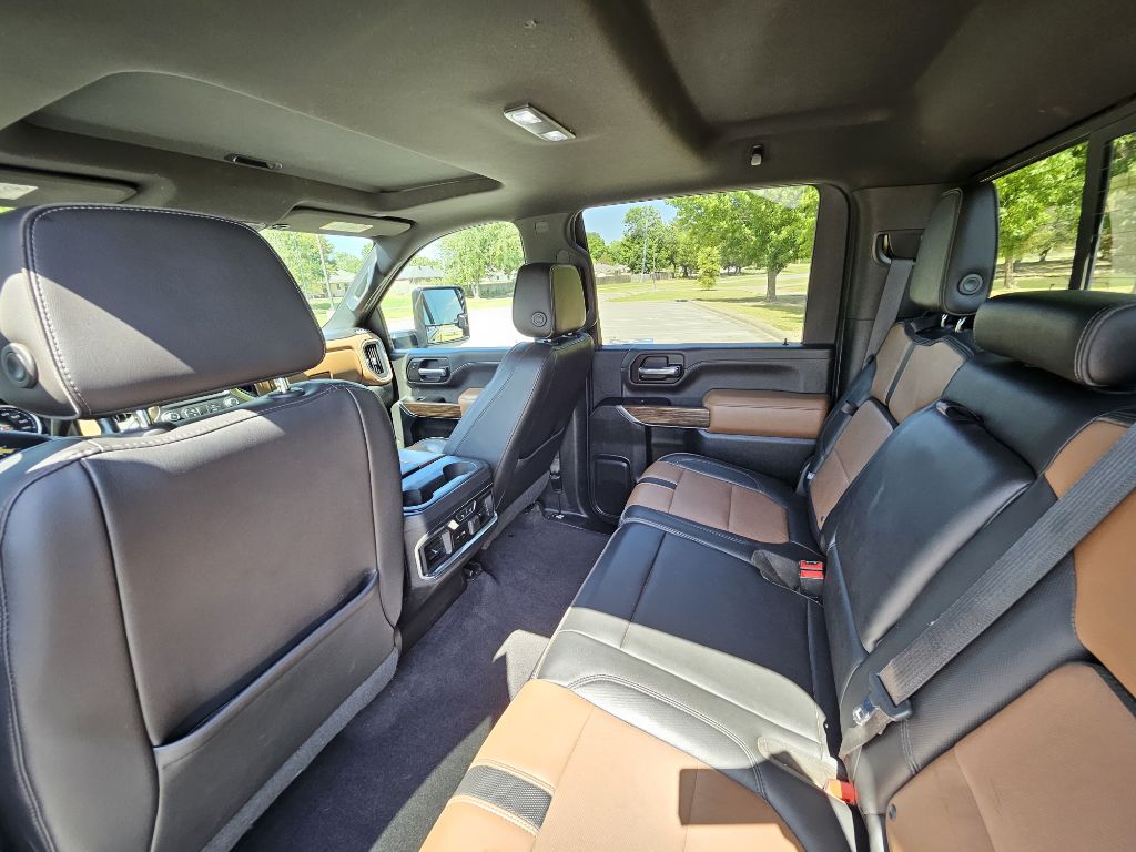 Photo 11 of this CHEVROLET SILVERADO 2500