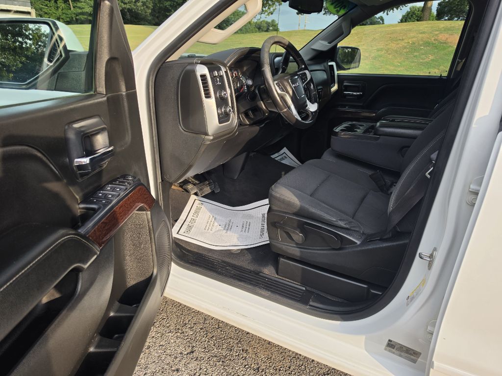 Photo 3 of this GMC SIERRA 2500