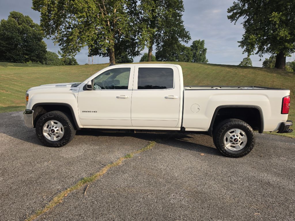 Photo 4 of this GMC SIERRA 2500