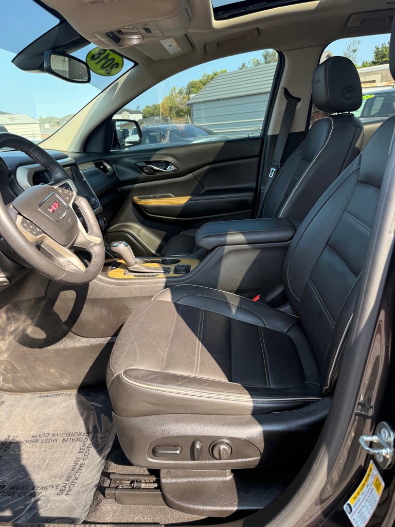 Photo 7 of this GMC ACADIA