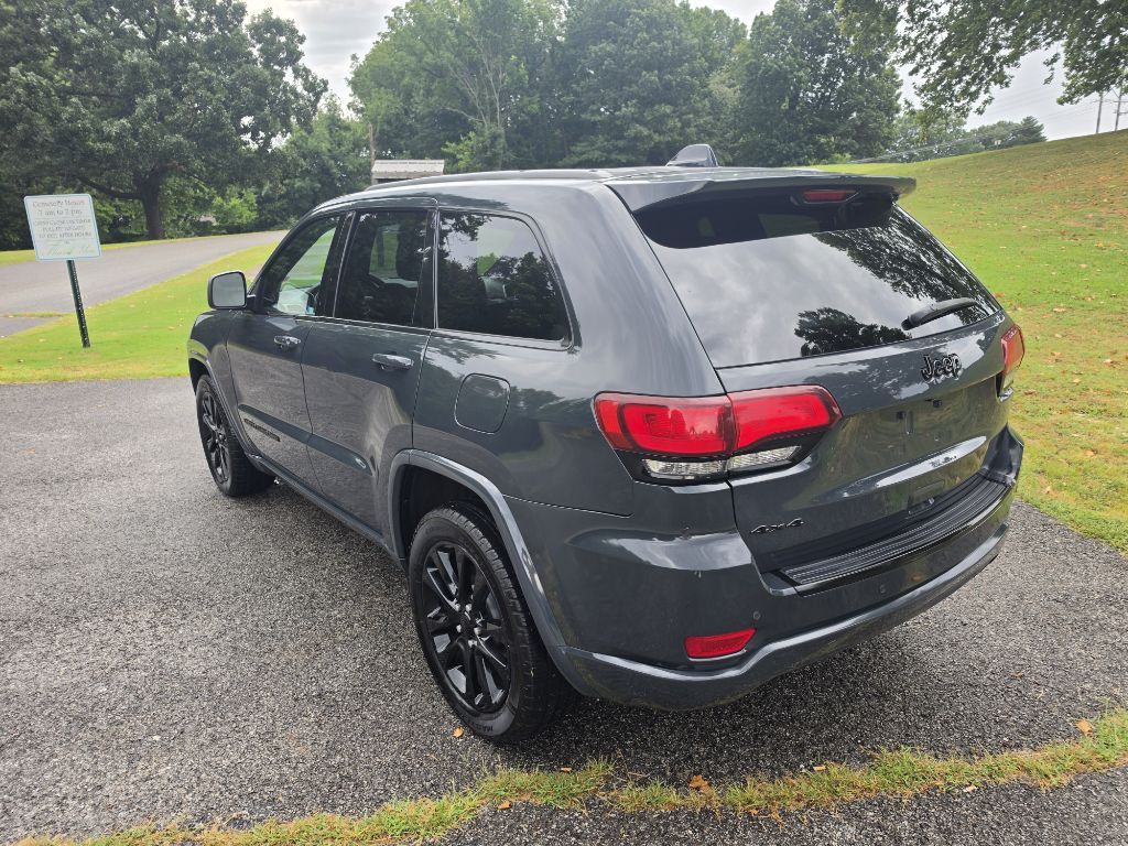 Photo 14 of this JEEP GRAND CHEROKEE