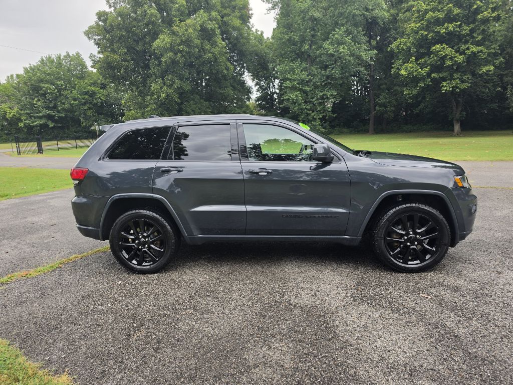 Photo 19 of this JEEP GRAND CHEROKEE