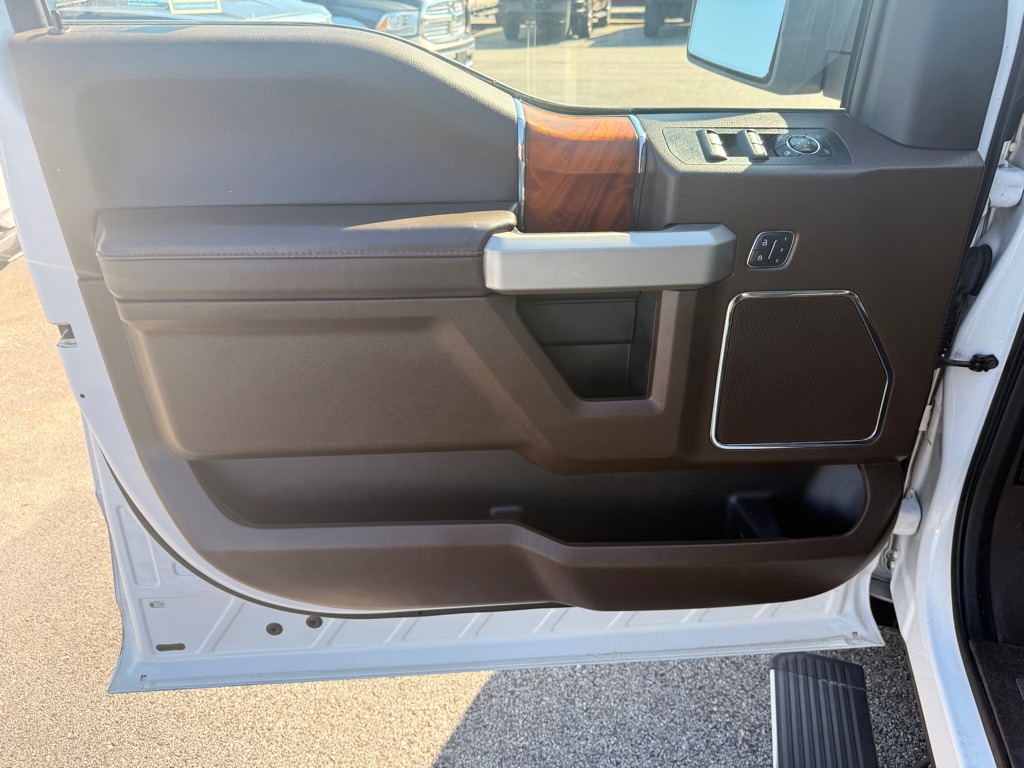 Photo 10 of this FORD F150