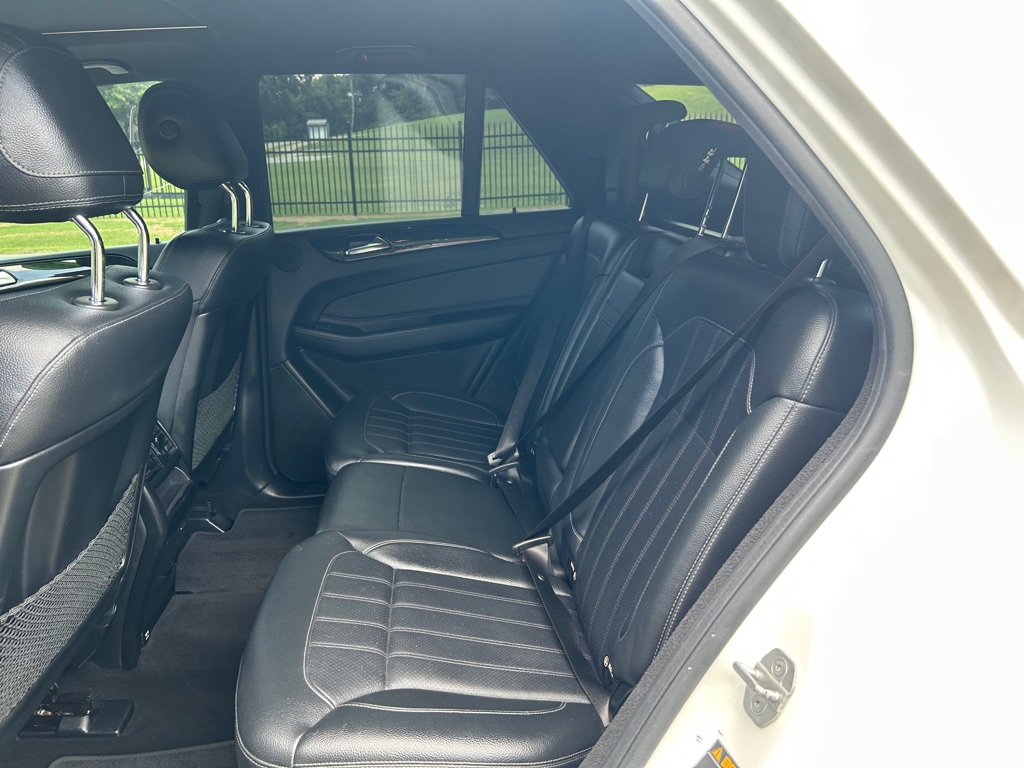 Photo 11 of this MERCEDES-BENZ GLE