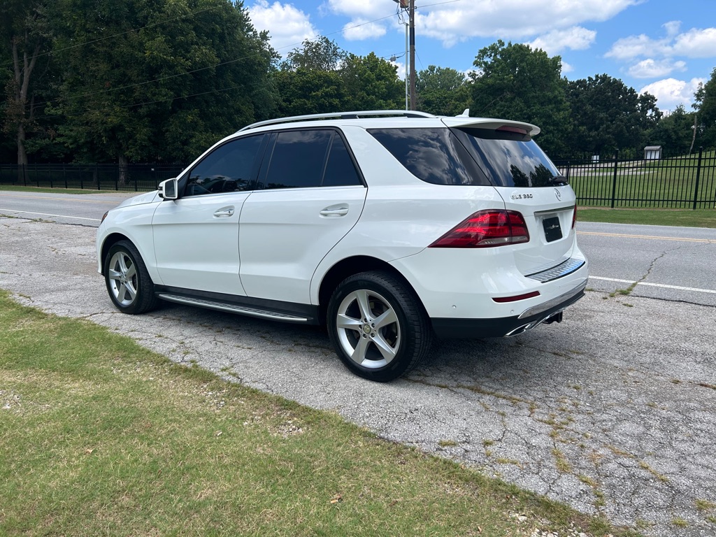 Photo 4 of this MERCEDES-BENZ GLE