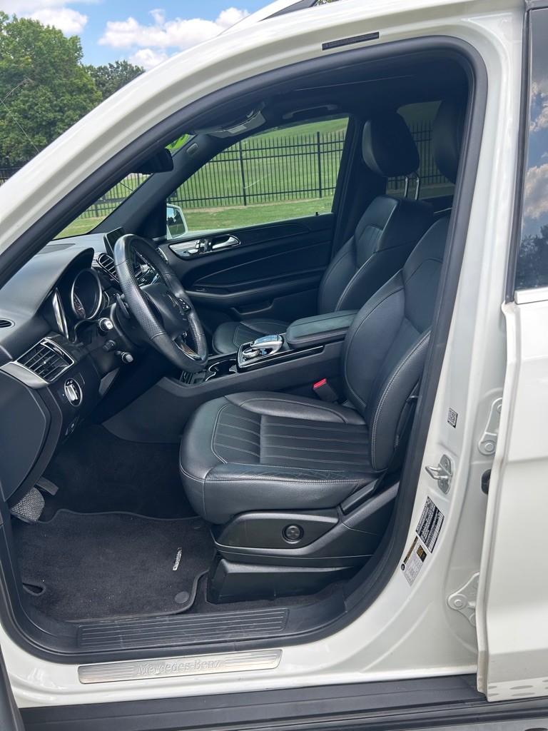 Photo 8 of this MERCEDES-BENZ GLE
