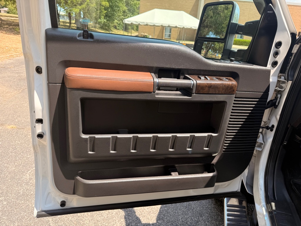 Photo 10 of this FORD F250