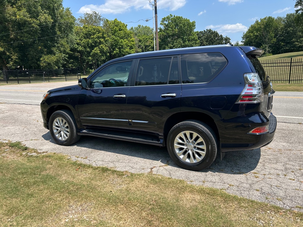Photo 4 of this LEXUS GX