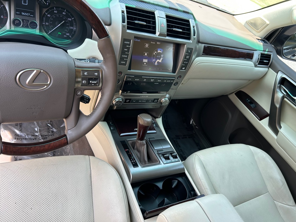 Photo 11 of this LEXUS GX