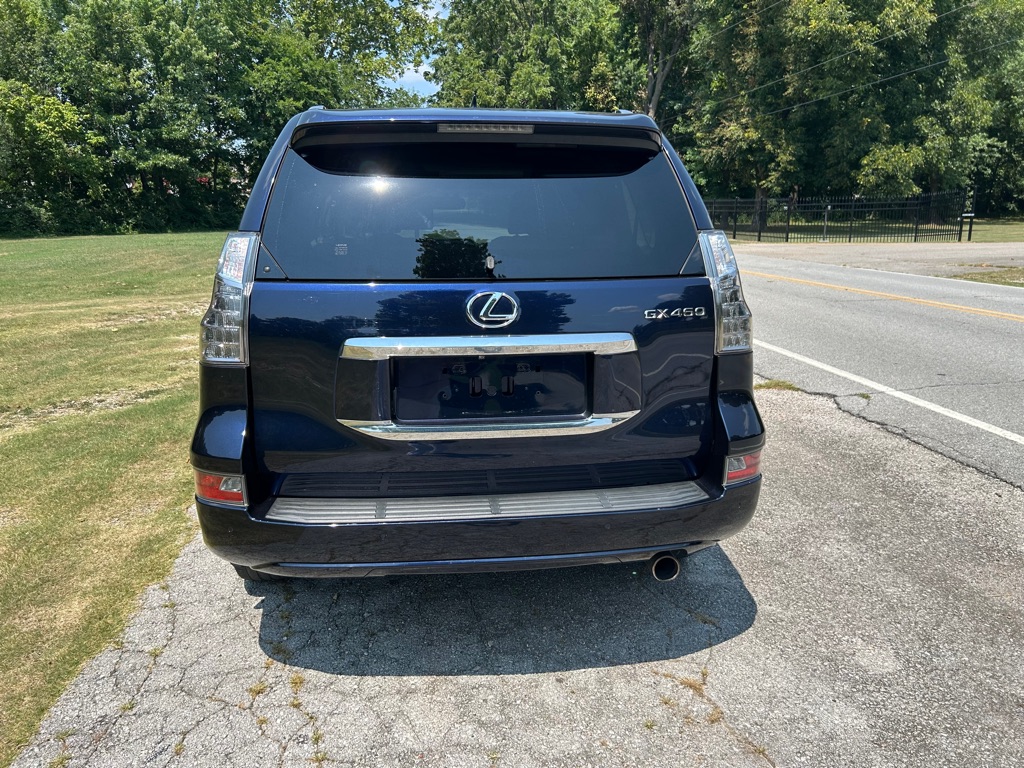 Photo 3 of this LEXUS GX