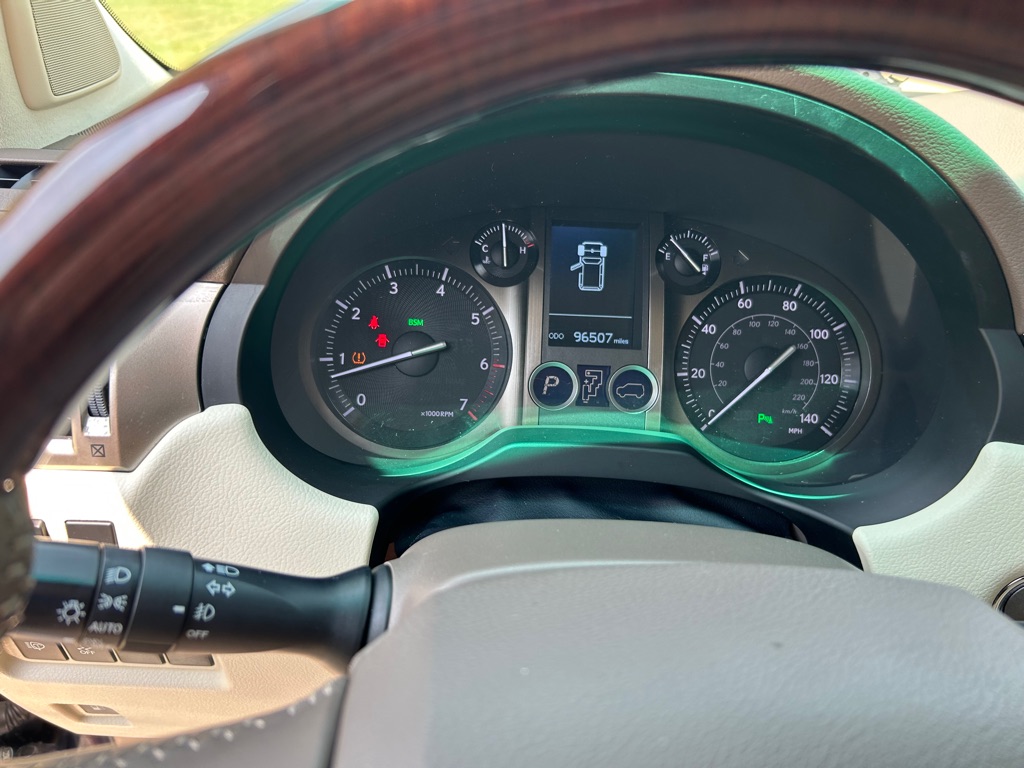 Photo 12 of this LEXUS GX