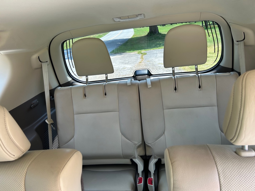 Photo 15 of this LEXUS GX