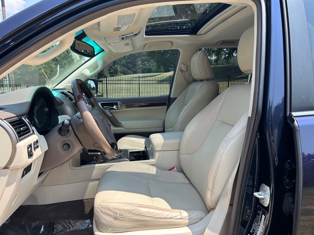 Photo 9 of this LEXUS GX