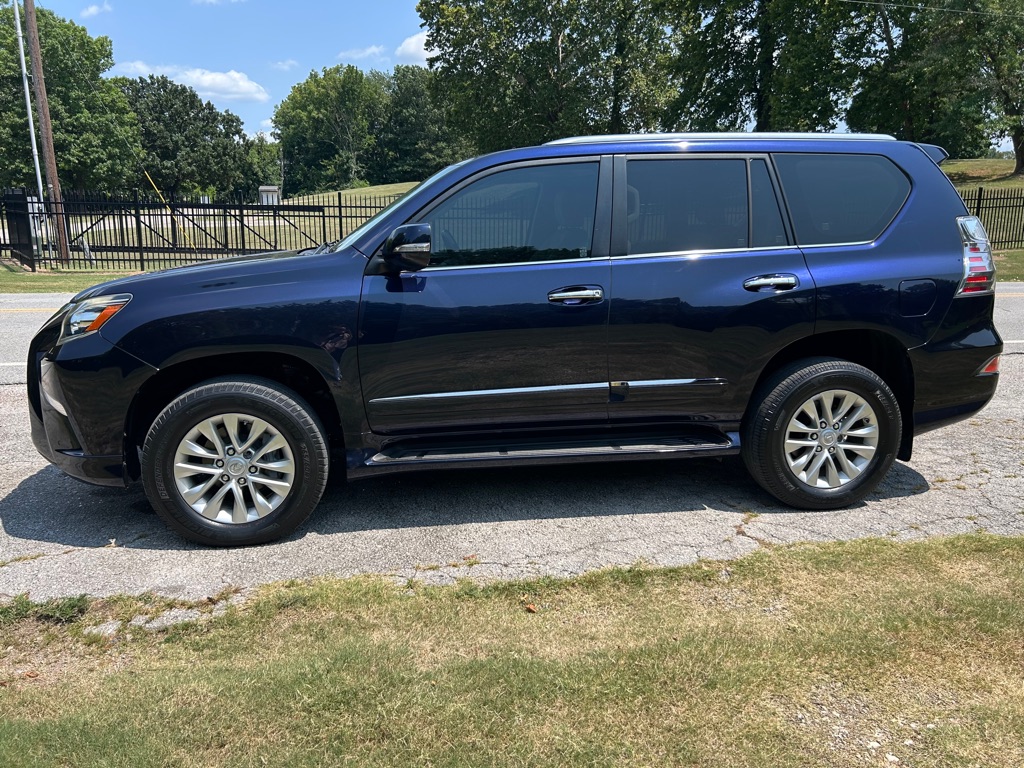 Photo 2 of this LEXUS GX