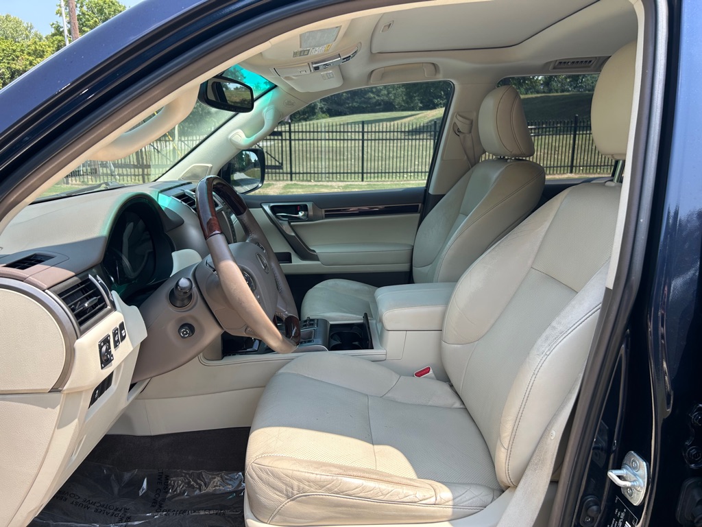 Photo 10 of this LEXUS GX