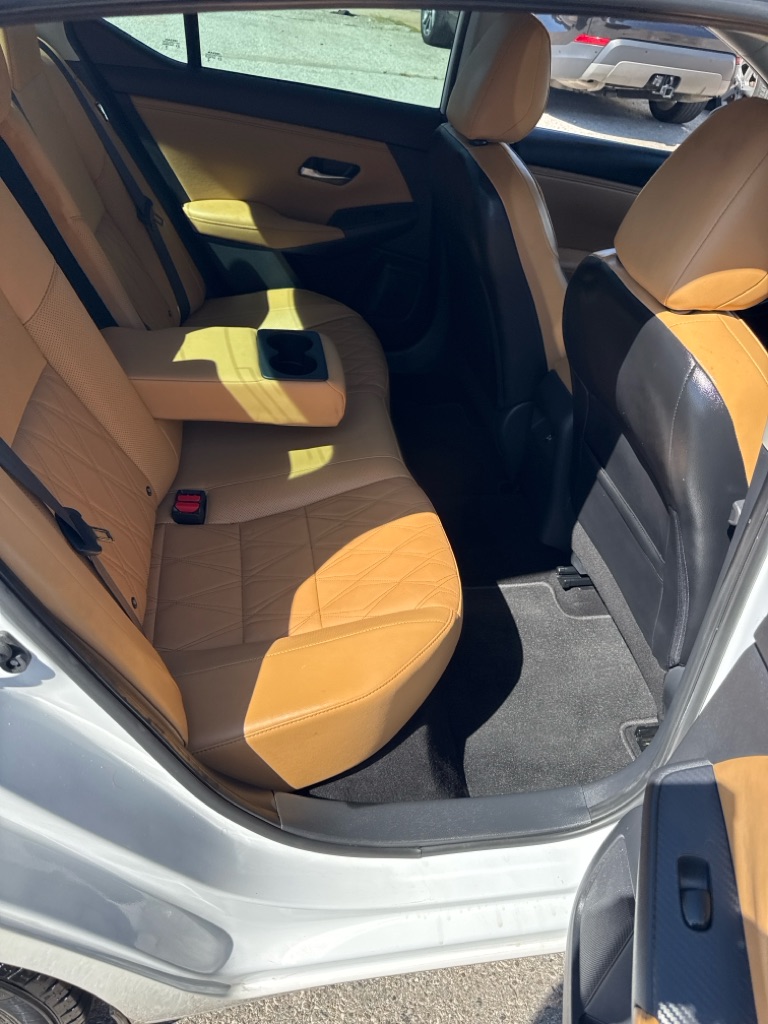 Photo 13 of this NISSAN SENTRA