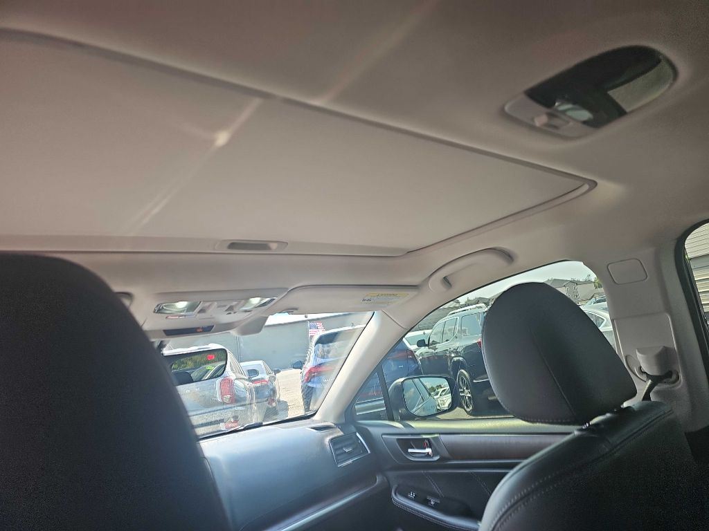 Photo 12 of this SUBARU OUTBACK