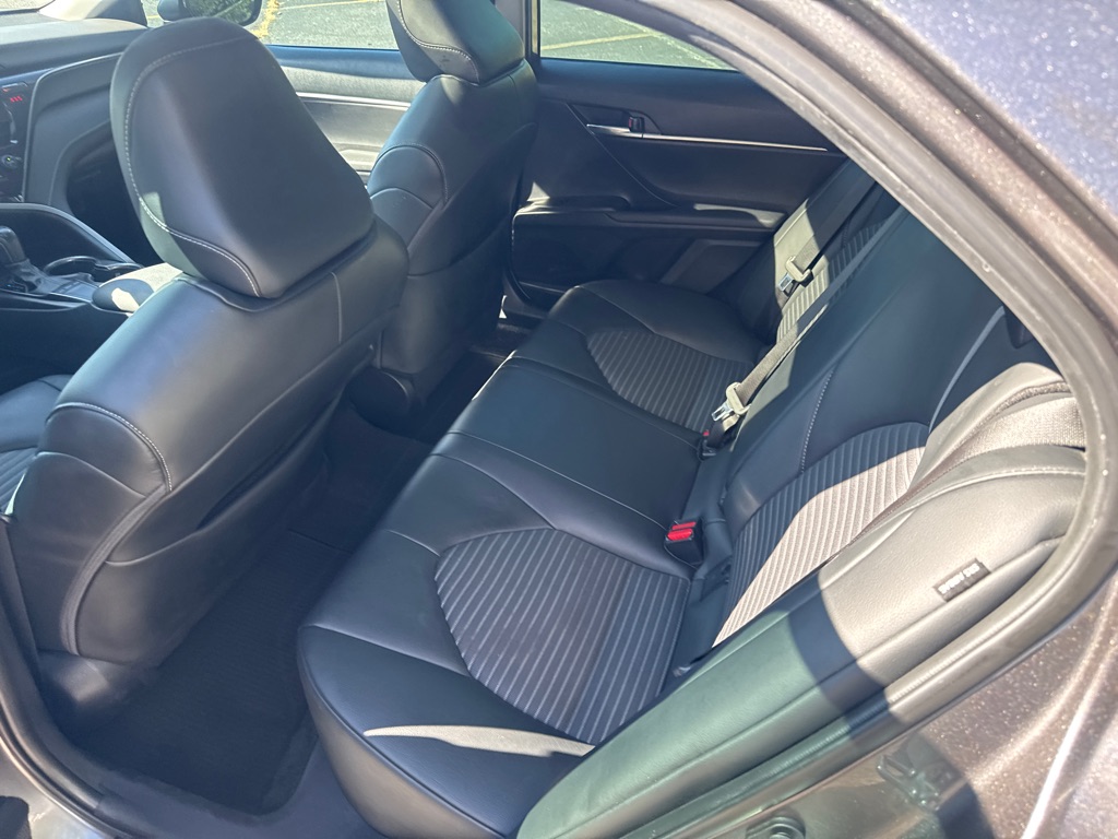Photo 9 of this TOYOTA CAMRY