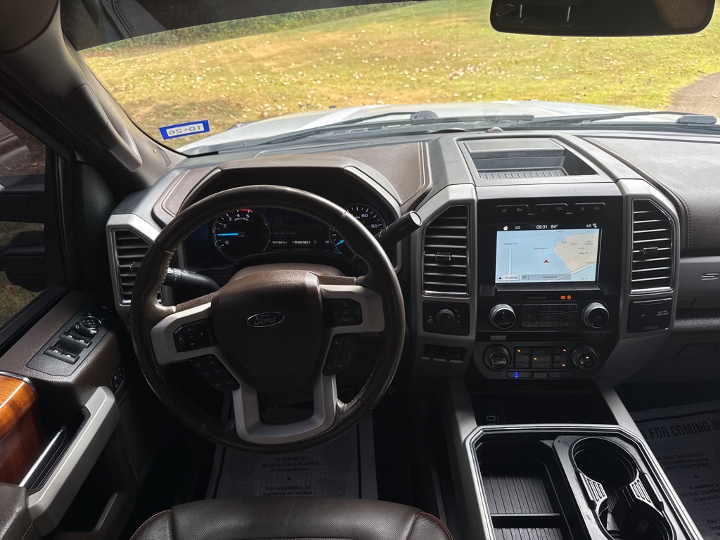 Photo 10 of this FORD F350