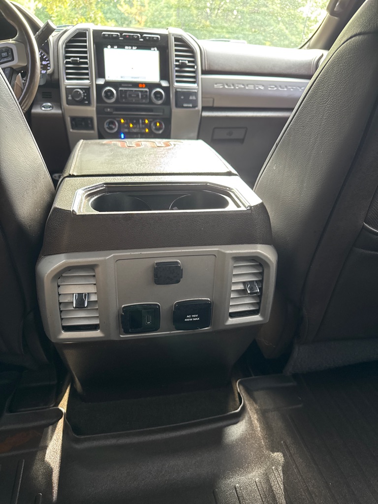 Photo 11 of this FORD F350