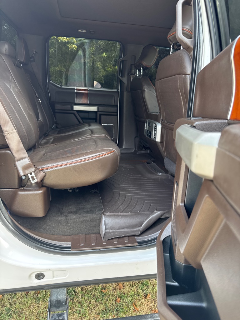 Photo 13 of this FORD F350