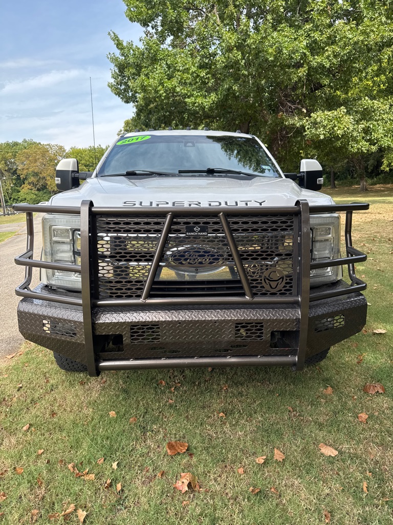 Photo 3 of this FORD F350
