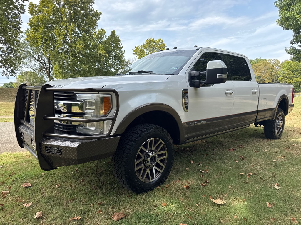 Photo 2 of this FORD F350