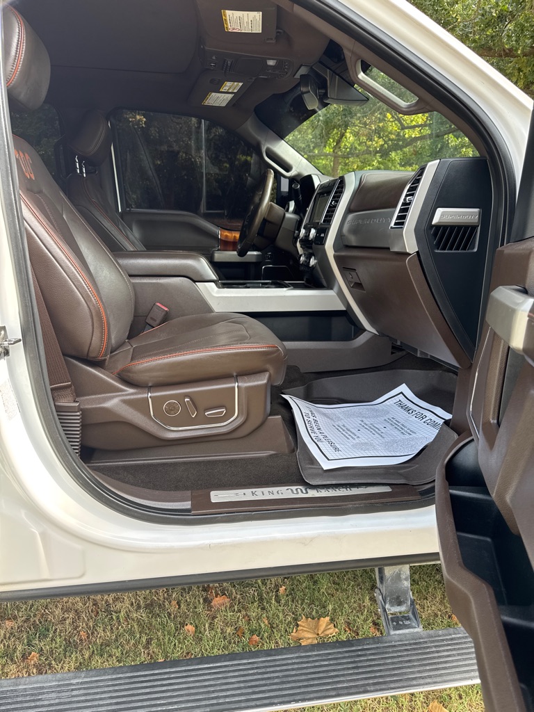 Photo 14 of this FORD F350