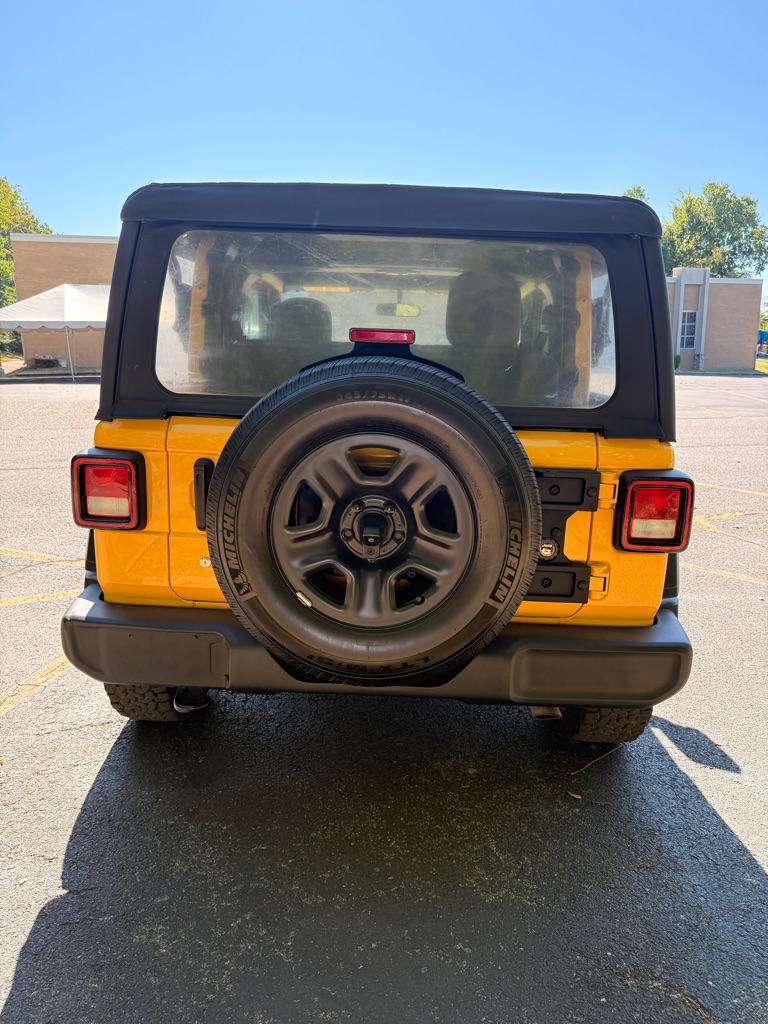 Photo 5 of this JEEP WRANGLER