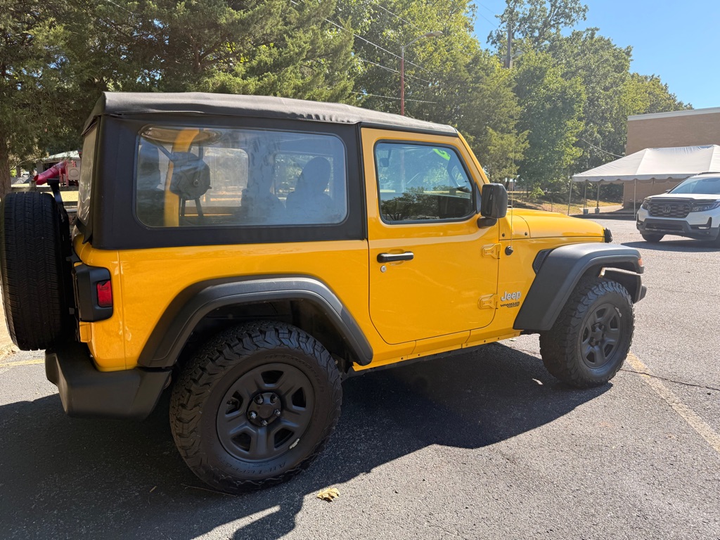 Photo 4 of this JEEP WRANGLER