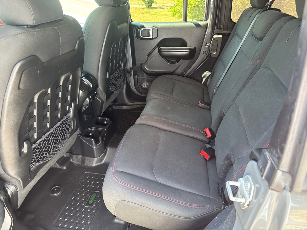 Photo 10 of this JEEP WRANGLER UNLIMI