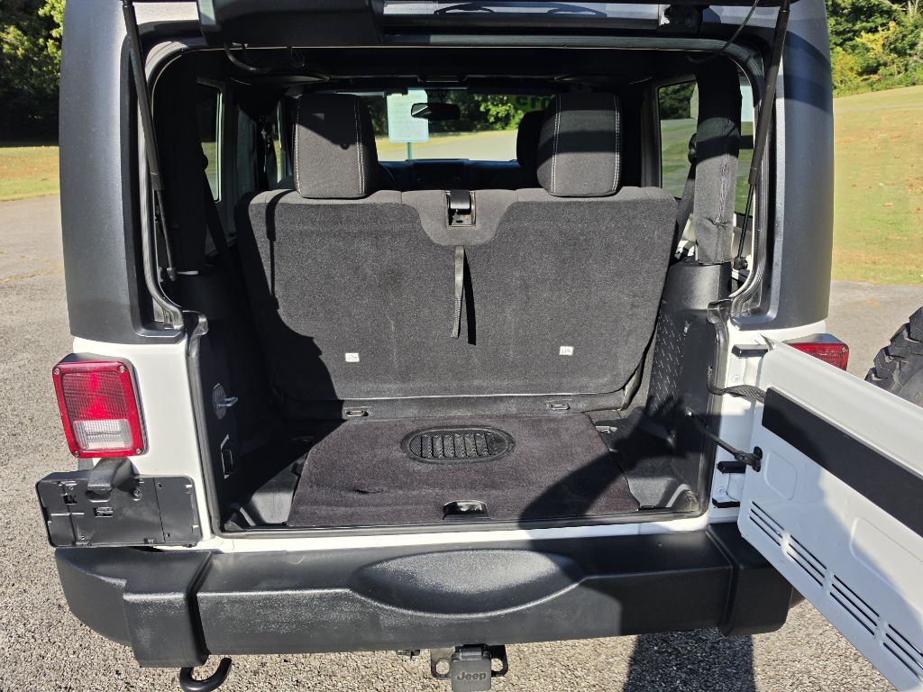 Photo 17 of this JEEP WRANGLER