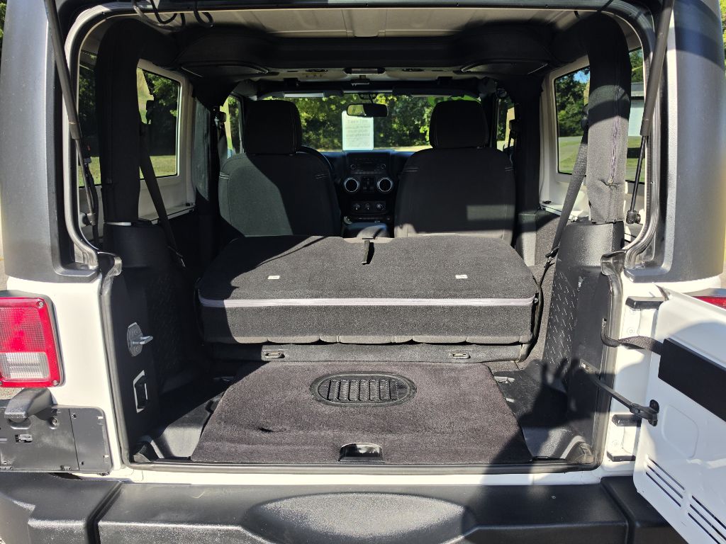 Photo 21 of this JEEP WRANGLER