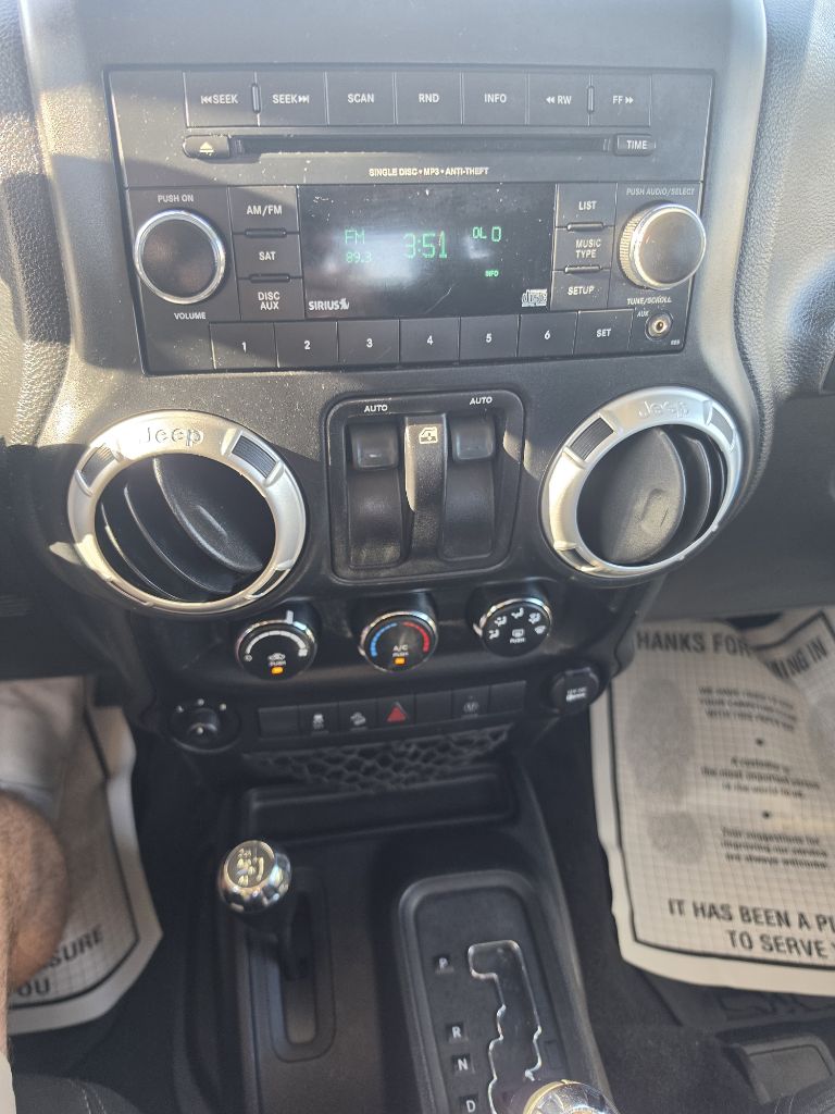 Photo 15 of this JEEP WRANGLER