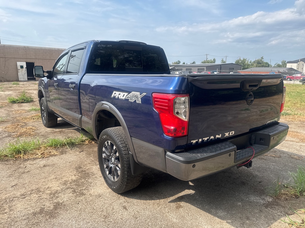 Photo 6 of this NISSAN TITAN XD
