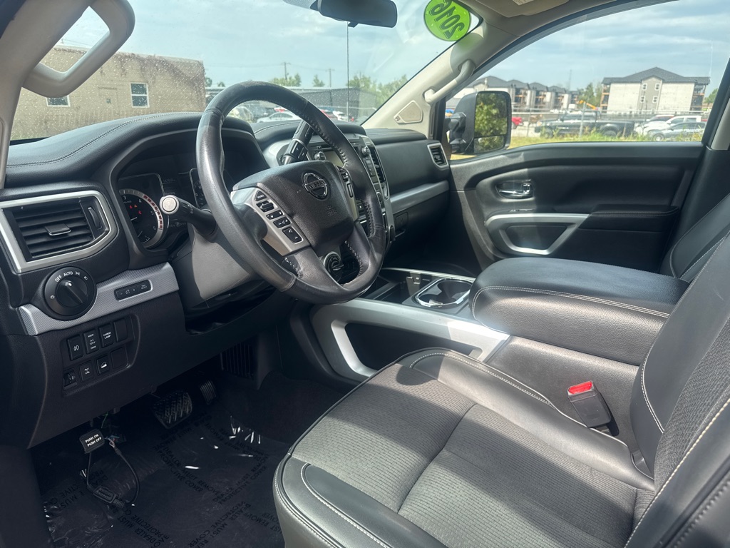 Photo 8 of this NISSAN TITAN XD