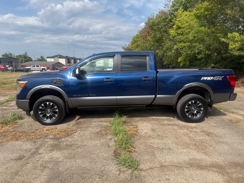 Photo 7 of this NISSAN TITAN XD