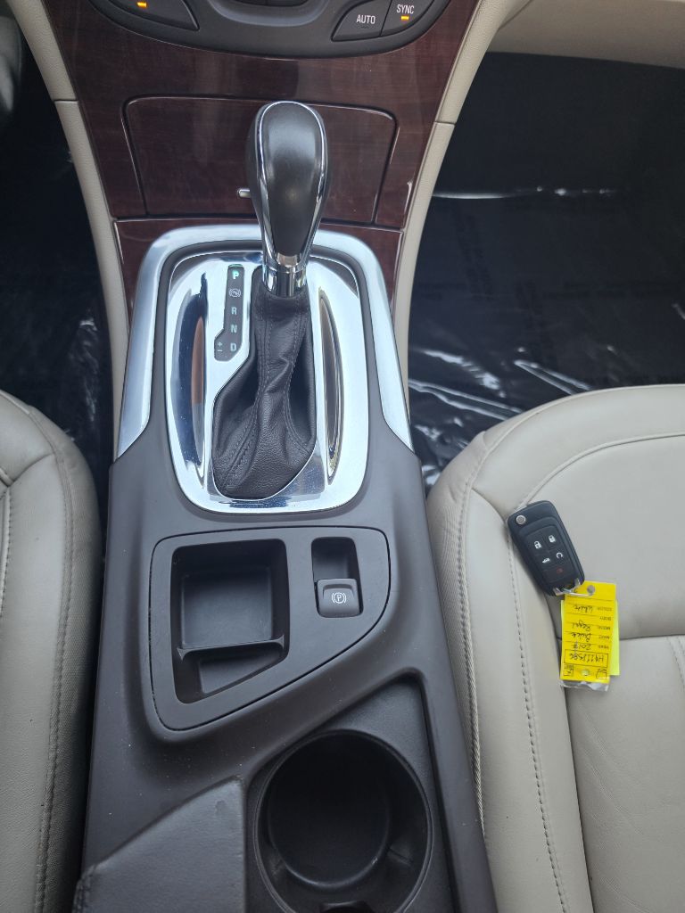 Photo 15 of this BUICK REGAL