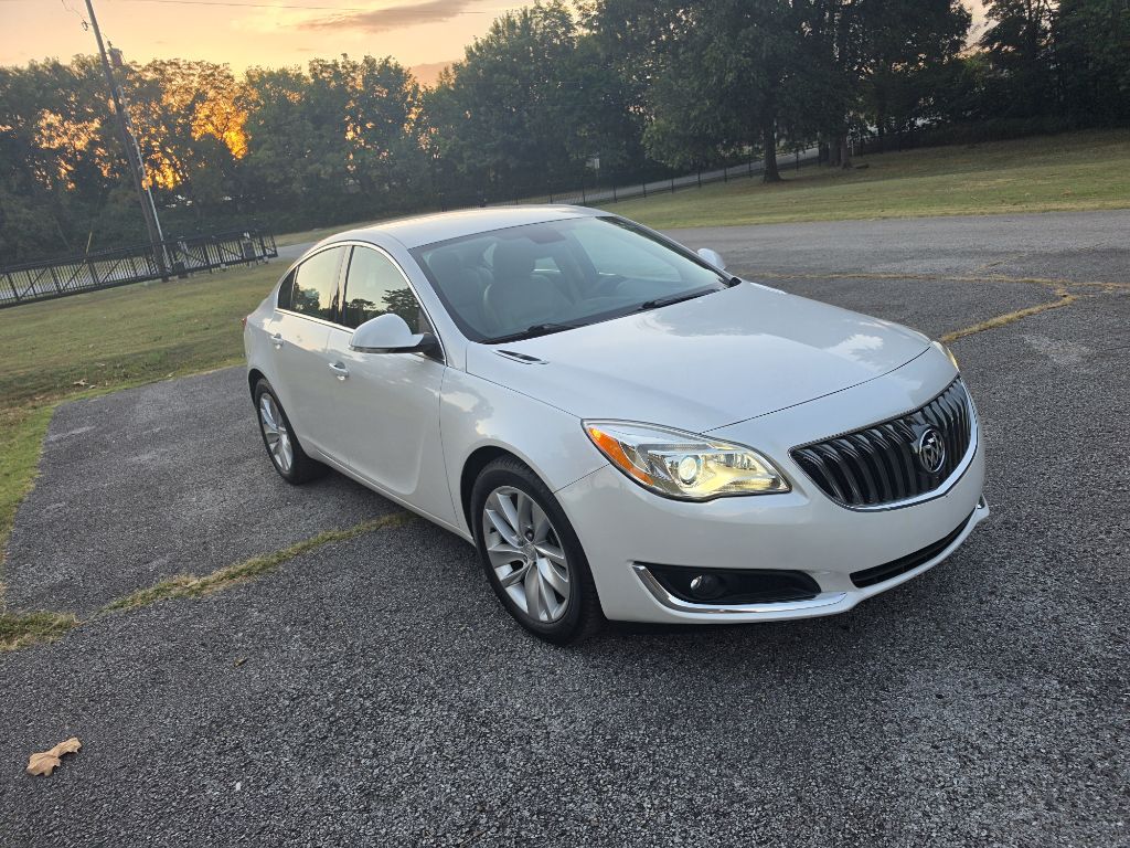 Photo 3 of this BUICK REGAL