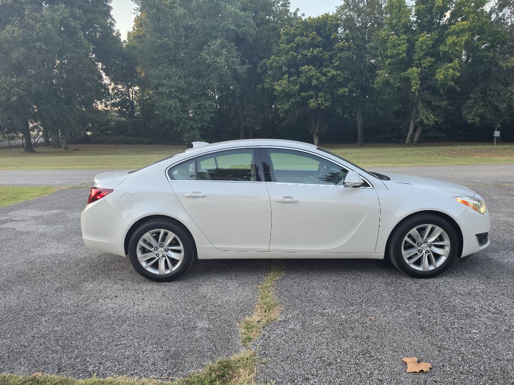 Photo 4 of this BUICK REGAL