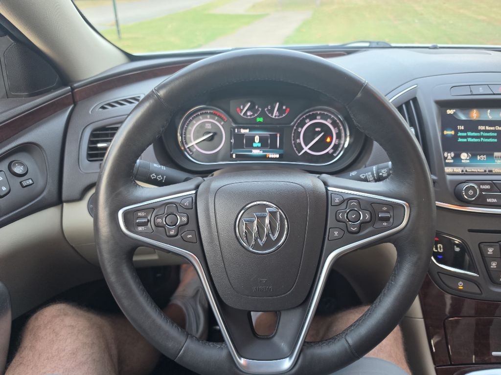 Photo 13 of this BUICK REGAL
