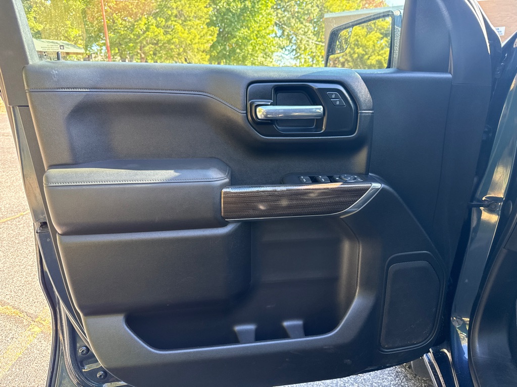 Photo 10 of this CHEVROLET SILVERADO 1500