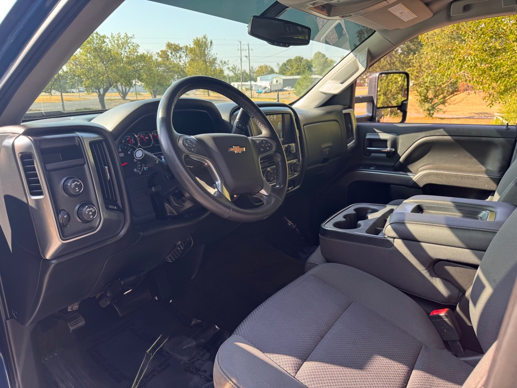 Photo 9 of this CHEVROLET SILVERADO 1500